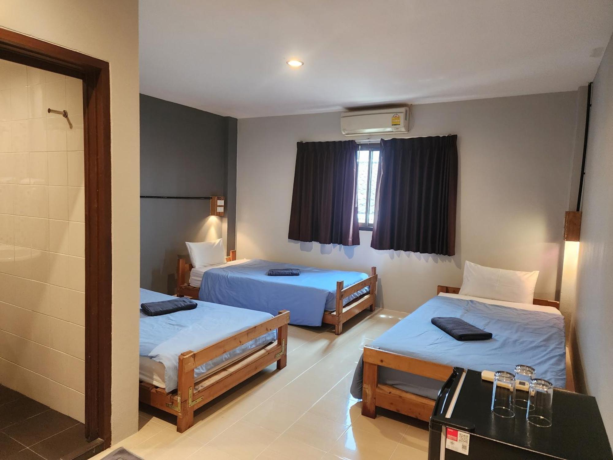 Dfeel House Hostel Patong Room photo